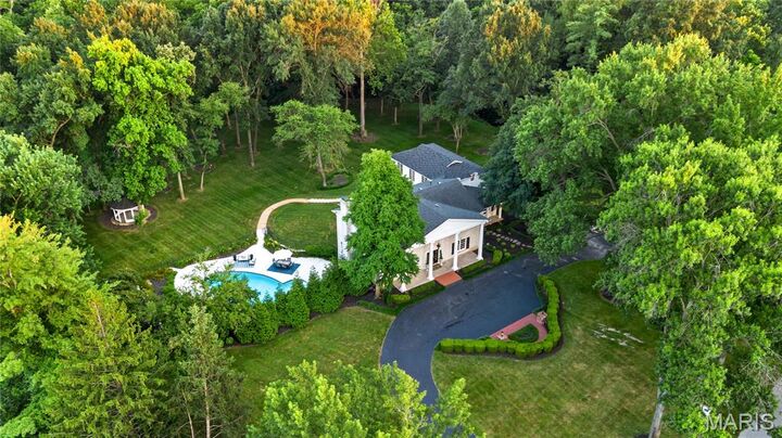 Property Photo: 34 Somerset Downs Drive MO 63124