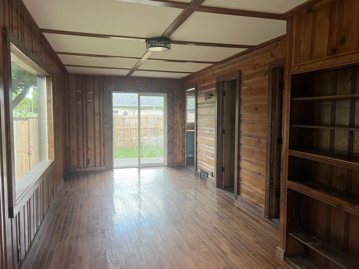 Property Photo:  48 Ferndale Court  MI 49015 