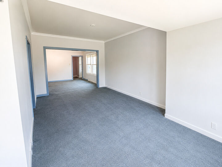 Property Photo: 5630 W Cornelia Avenue IL 60634