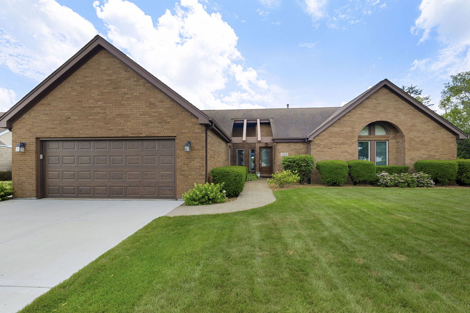 Property Photo:  252 Miller Street  IL 60401 
