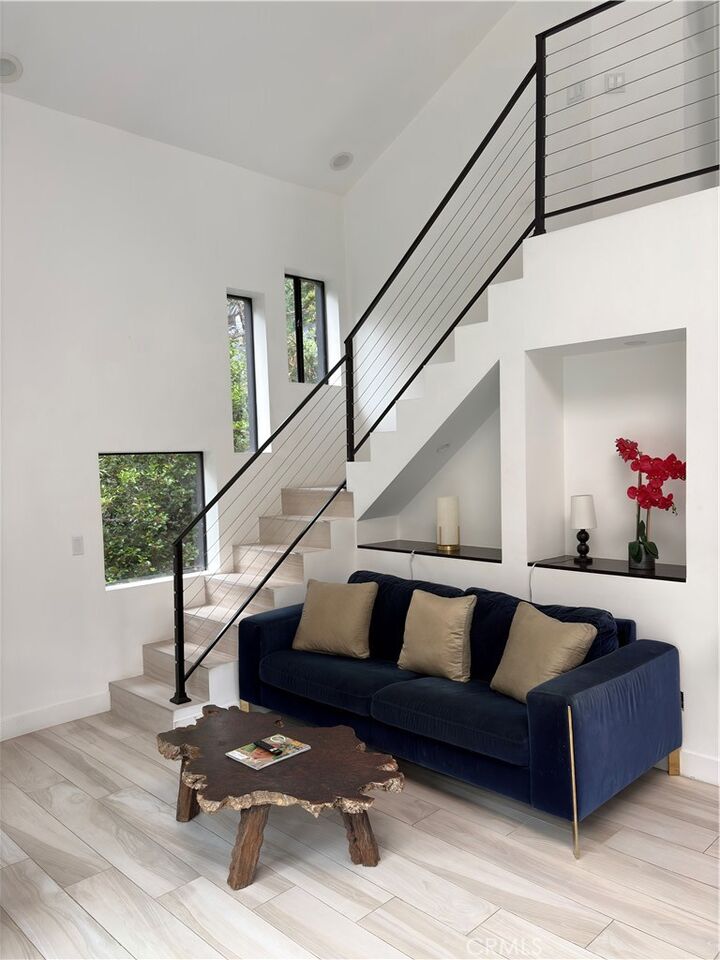 Property Photo:  10051 Westwanda Drive  CA 90210 