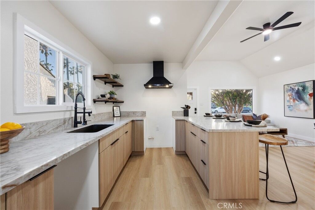 Property Photo: 5612 S Rimpau CA 90043