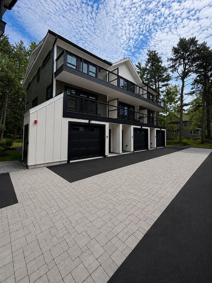 Property Photo:  18 Salt Point Drive 21  ME 04064 