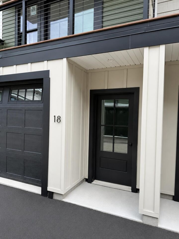 Property Photo: 18 Salt Point Drive 21 ME 04064