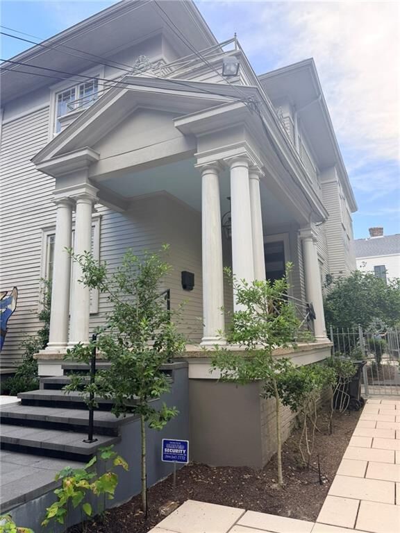 Property Photo:  1669 Robert Street  LA 70115 