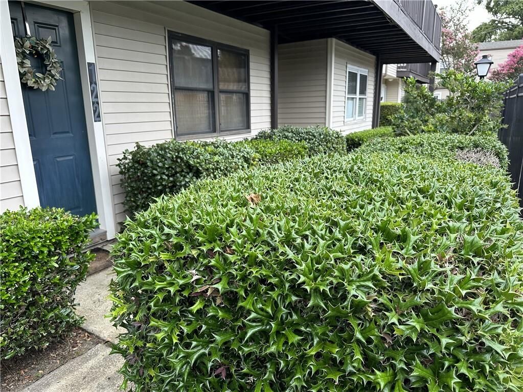 Property Photo: 1020 St Julien Drive 122 LA 70065