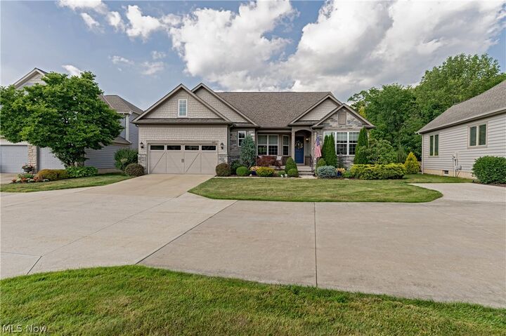 Property Photo: 609 Burgess Circle OH 44202