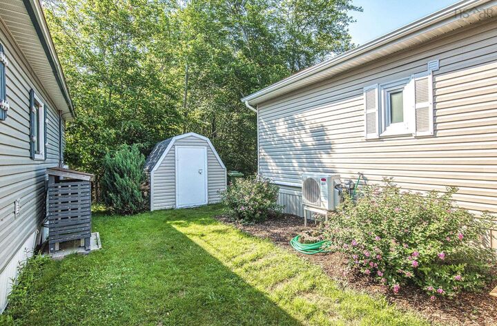 Property Photo: 18 Elcona Avenue NS B4E 3B2