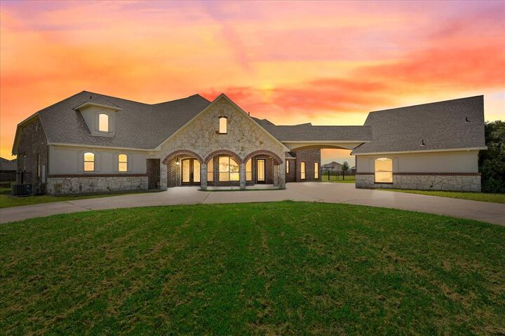 Property Photo:  9770 County Road 483  TX 75166 