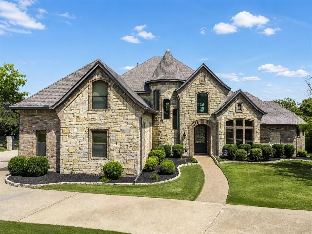 Photo de la propriété:  3908 Lakewood Heights Court  TX 76179 