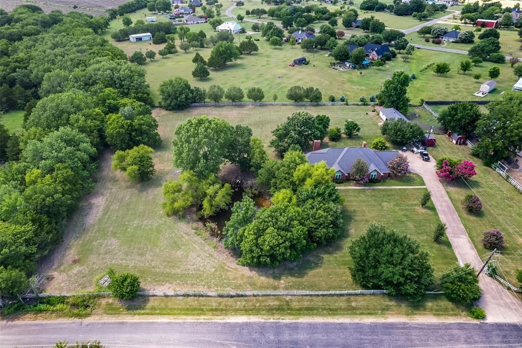 Property Photo: 511 Farrar Road TX 75165