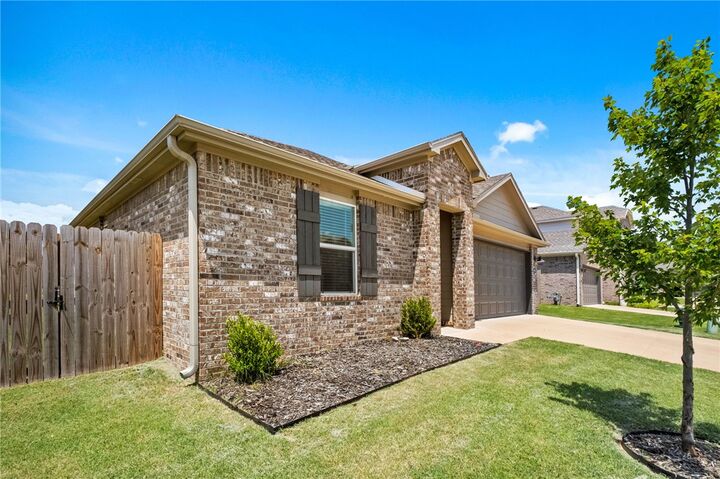 Property Photo:  903 Nursery Road  AR 72758 
