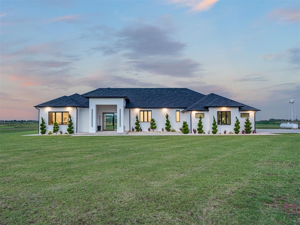 Property Photo: 24400 N Council Road OK 73025
