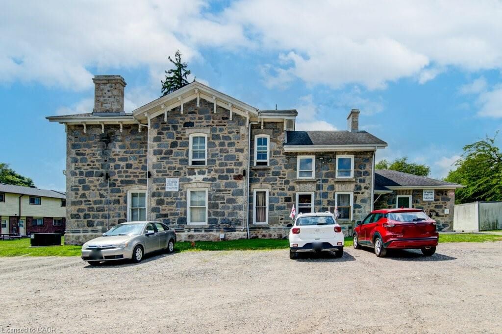 Property Photo:  45 Fraser Street 2  ON N1S 1P7 