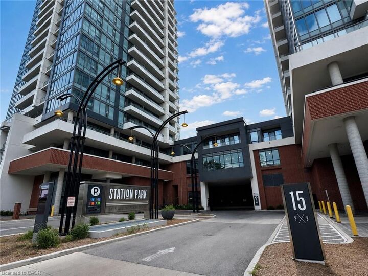 Property Photo:  15 Wellington Street S 2604  ON N2G 0E4 