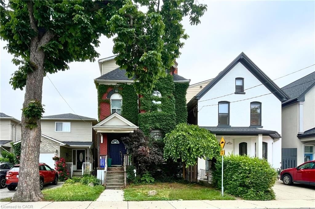 Property Photo:  114 West Avenue N 1  ON L8L 5C3 