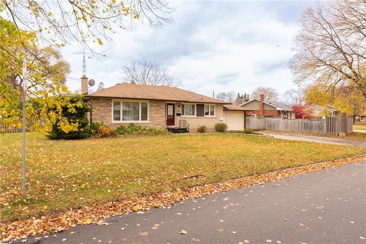 Property Photo:  1 Cherrylane Drive  ON L2M 2H7 