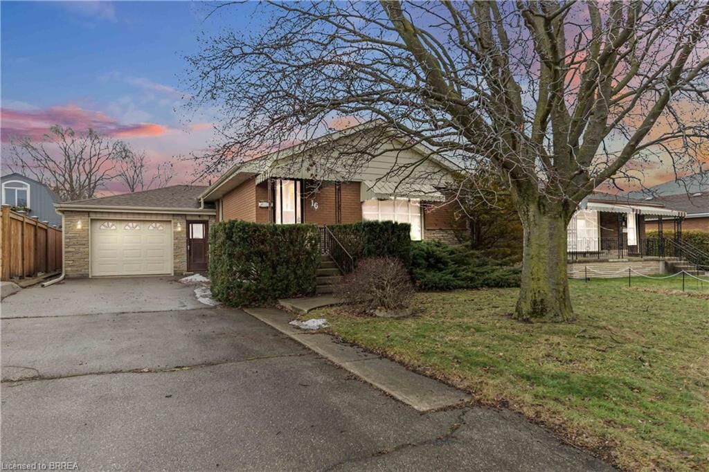 Photo de la propriété:  16 Paris Road  ON N3R 1H7 