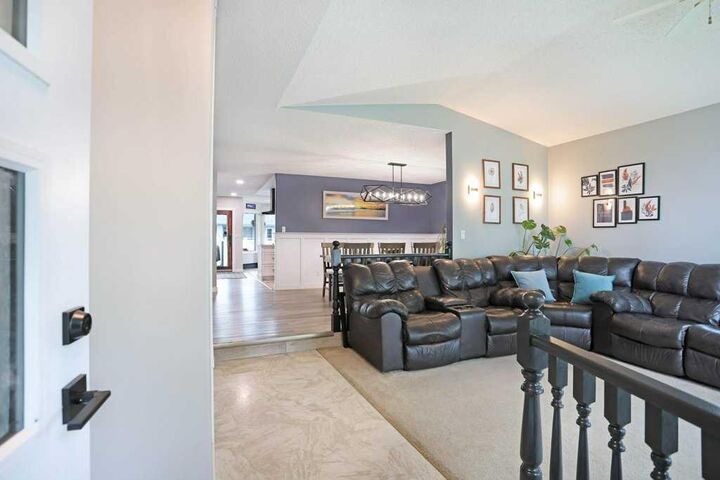 Property Photo: 648 2nd Street E AB T1R 0M9