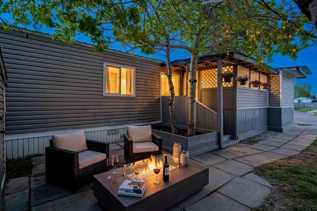 Property Photo:  6220 17 Avenue 328  AB T2A 7H4 