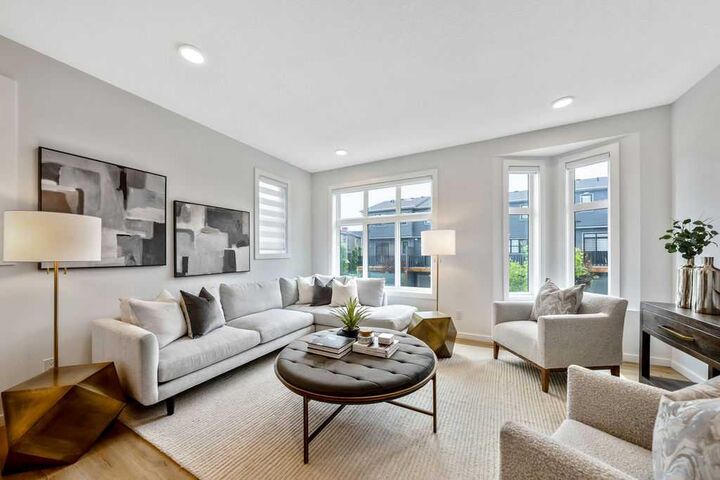 Property Photo: 86 Spring Willow Close SW AB T3H 6E8