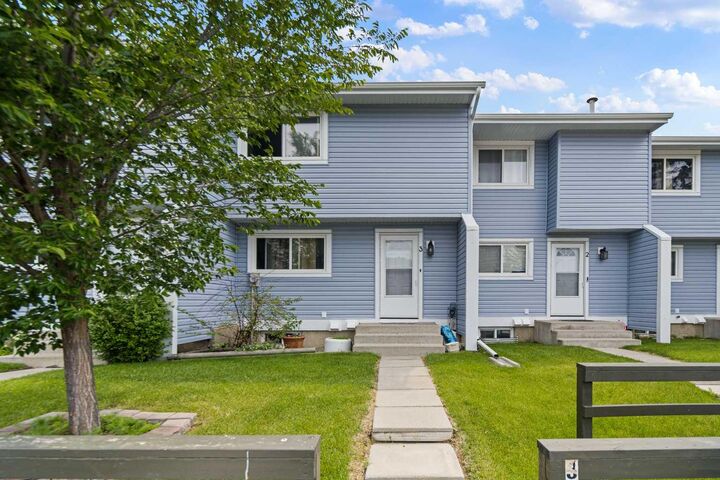 Property Photo:  195 Manora Place NE 3  AB T2A 5J8 