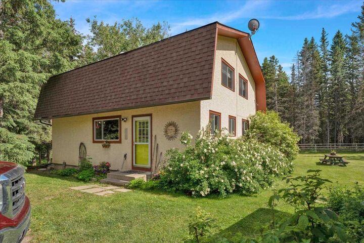 304241 278 Avenue W — photo 1