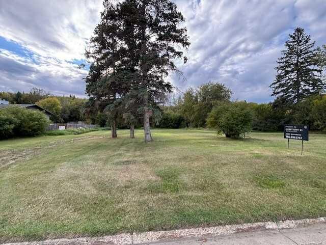 Property Photo: 10702 90 Street AB T8S 1N9