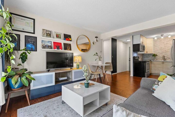Property Photo: 5601 Dalton Drive NW 303D AB T3A 2E2