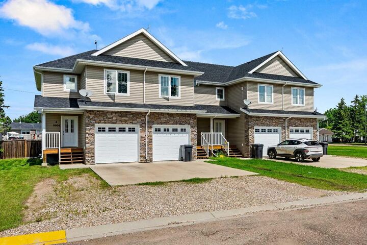 Property Photo: 5002 51 Avenue 4 AB T0B 0L0