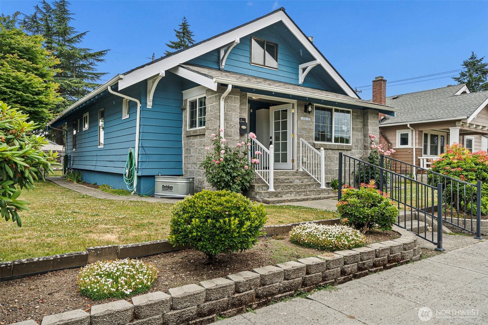 Property Photo:  1512 S Oakes Street  WA 98405 