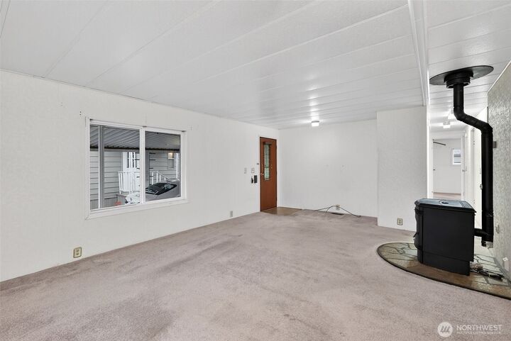 Property Photo:  1316  91st Avenue SE 8  WA 98258 