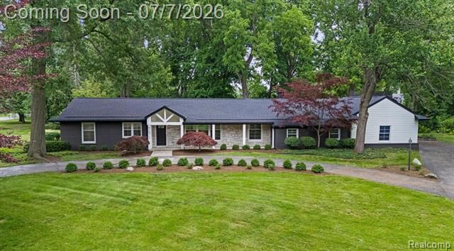 Property Photo:  5671 Shadow Lane  MI 48302 