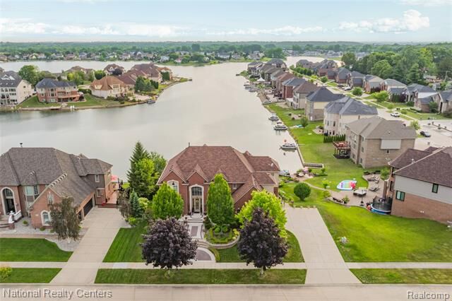 Property Photo:  51577 Merry Lane  MI 48316 