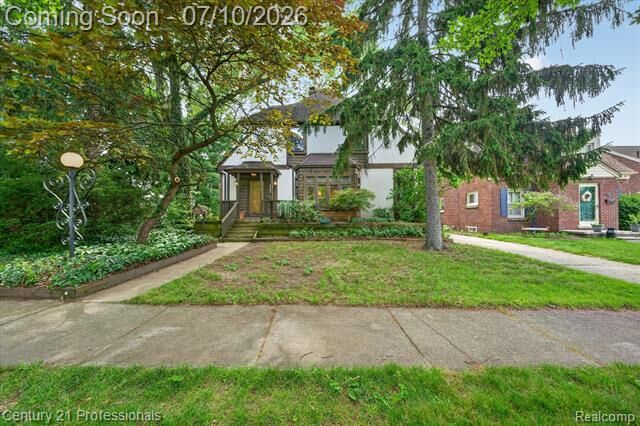 Property Photo: 2019 N Highland Street MI 48128