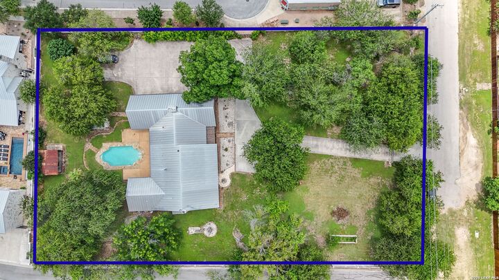 Property Photo: 1690 Waterway Ln TX 78130