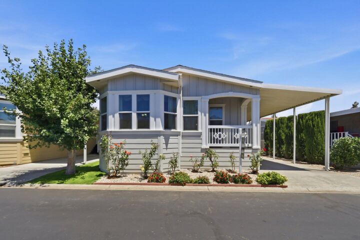 Property Photo: 819 Villa Teresa Way 819 CA 95123
