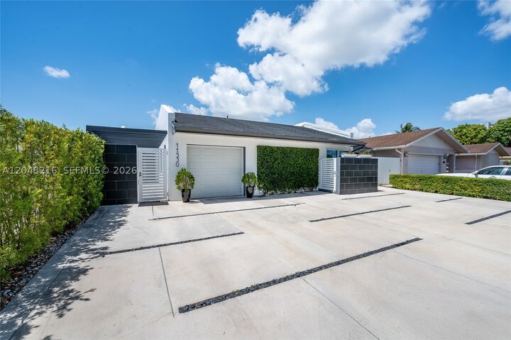 Property Photo: 11530 SW 81st Ter FL 33173