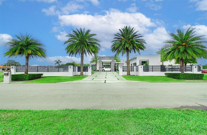 Property Photo: 13052 NW 102nd Ave FL 33018