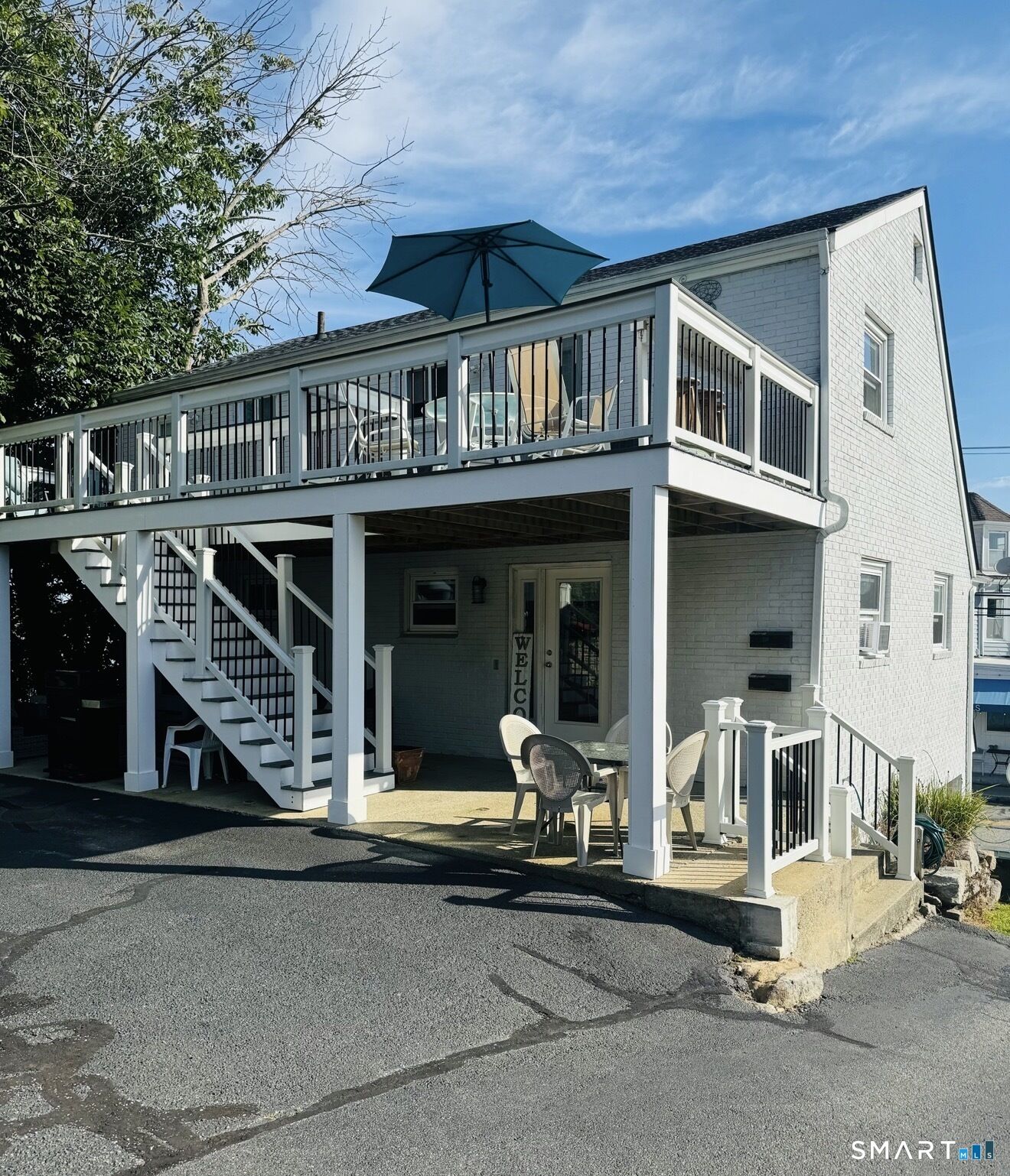 Property Photo:  249 Pequot Avenue 1  CT 06320 