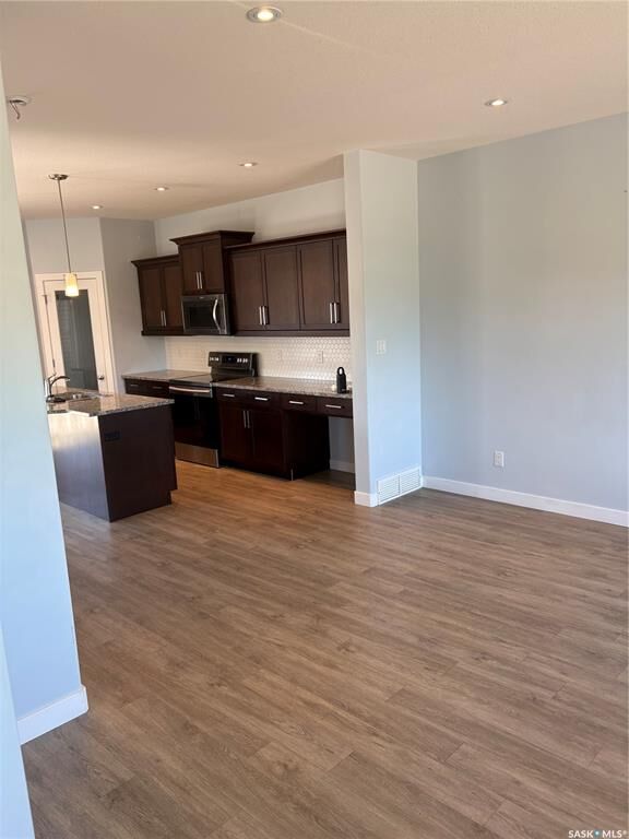 Property Photo:  7941 Flax Avenue  SK S4Y 0E6 