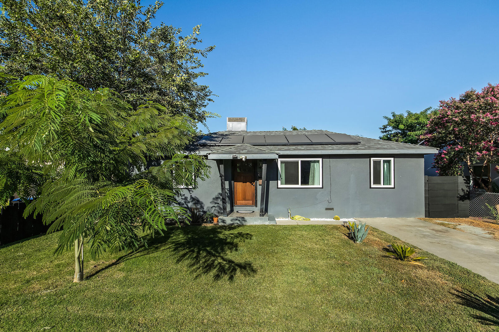 Property Photo: 820 S Bradley Street CA 93292