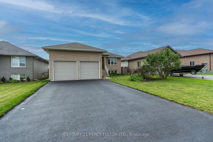 Property Photo: 28 Freedom Crescent ON K8V 0C1