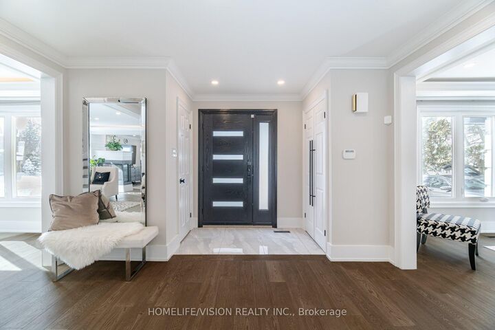 Property Photo: 1298 Bunsden Avenue ON L5H 3T9