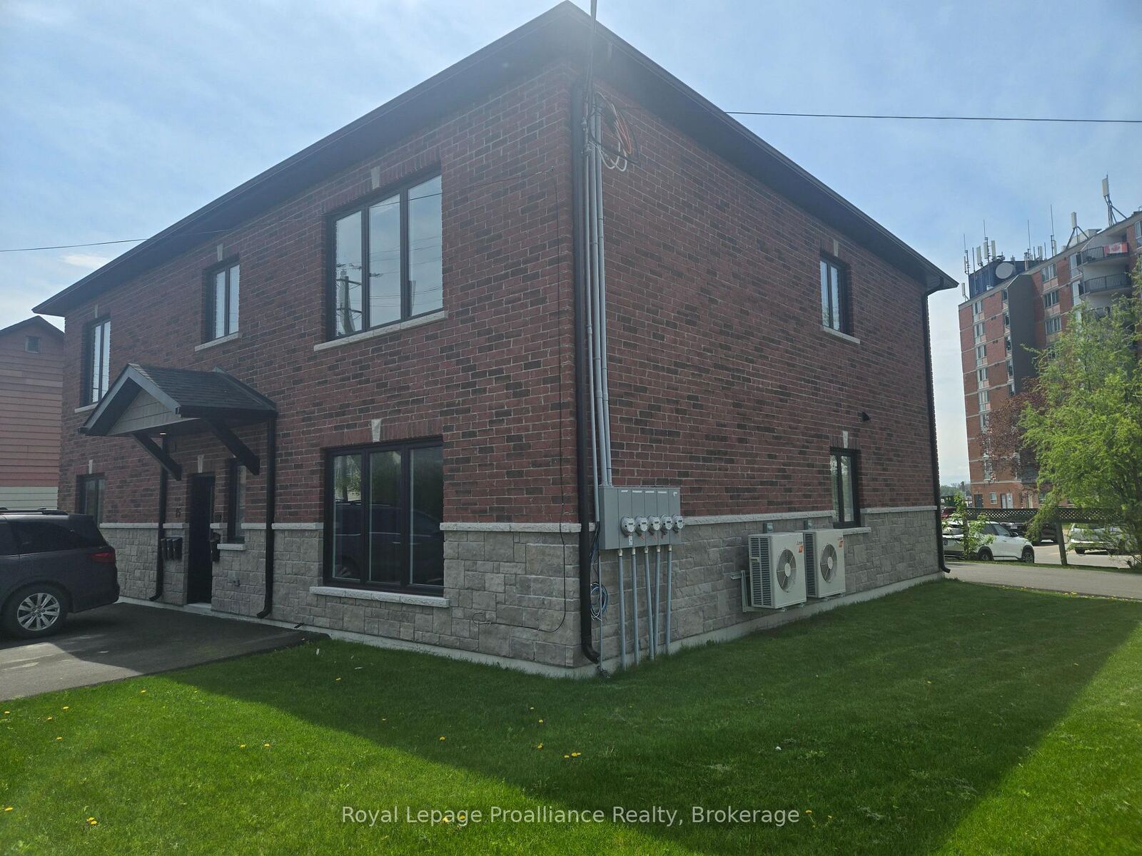 Property Photo: 15 Bay Street 4 ON K8V 1H2