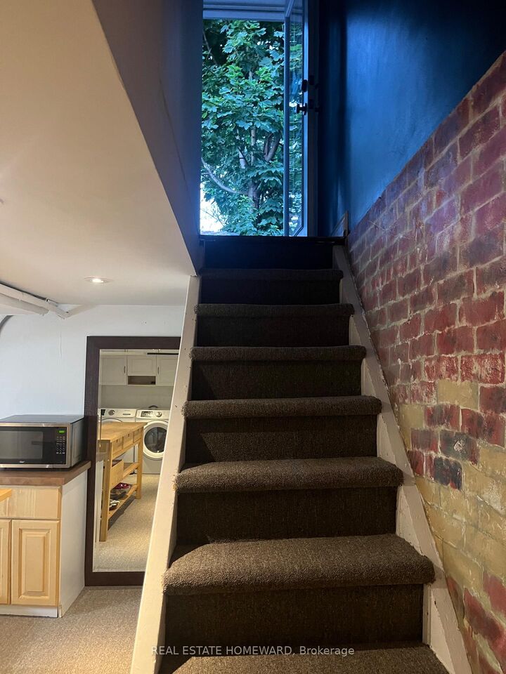 Property Photo:  63 Queensbury Avenue  ON M1N 2X8 