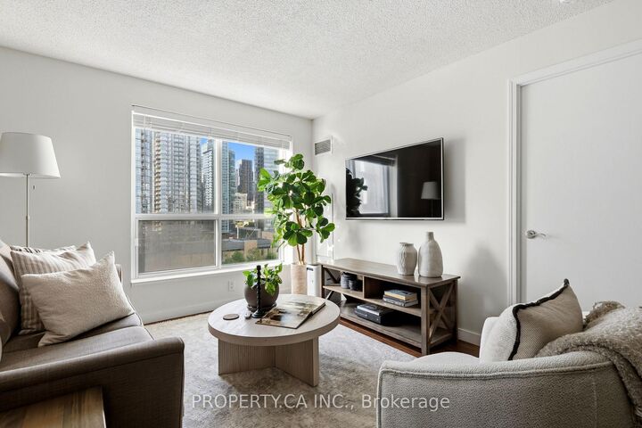 Property Photo: 410 Queens Quay W 1105 ON M5V 3T1