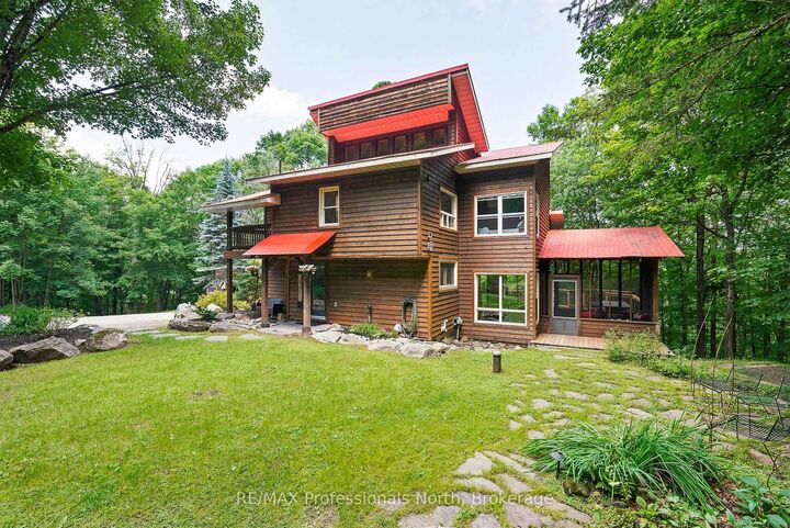 Property Photo: 869 North Mary Lake Road ON P1H 1S4