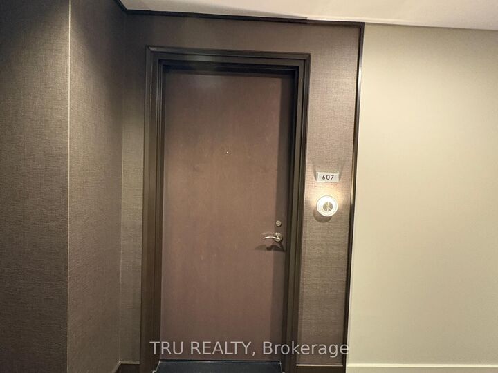 Property Photo: 108 Richmond Road 607 ON K1Z 0B3
