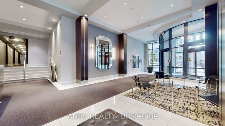 Property Photo:  801 Bay Street 1502  ON M5S 1Y9 